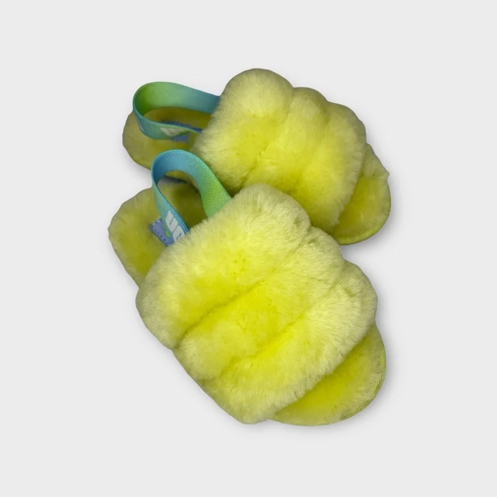 UGG lime pale